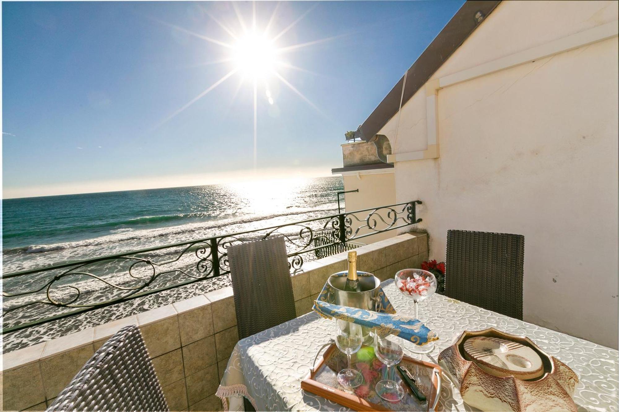 Da Giueli On The Seafront Bed & Breakfast Alassio
