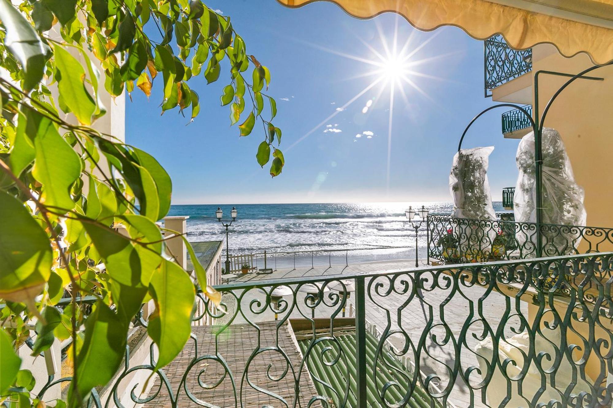 Da Giueli On The Seafront Bed & Breakfast Alassio